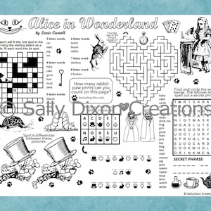 Op de afbeelding: Zwart-wit Alice in Wonderland activiteit placemat. Bevat een kruiswoordpuzzel, een doolhof, een woordzoeker en een zoek de verschillen spel. Met illustraties van de Cheshire Cat, White Rabbit en andere personages.