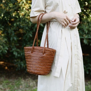 Cowhide Leather Hand Woven Bucket Bag, Ladies Hobo Holiday Bag, Weekend Basket Bag, Small Beach Bag