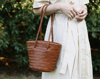 Cowhide Leather Hand Woven Bucket Bag, Ladies Hobo Holiday Bag, Weekend Basket Bag, Small Beach Bag