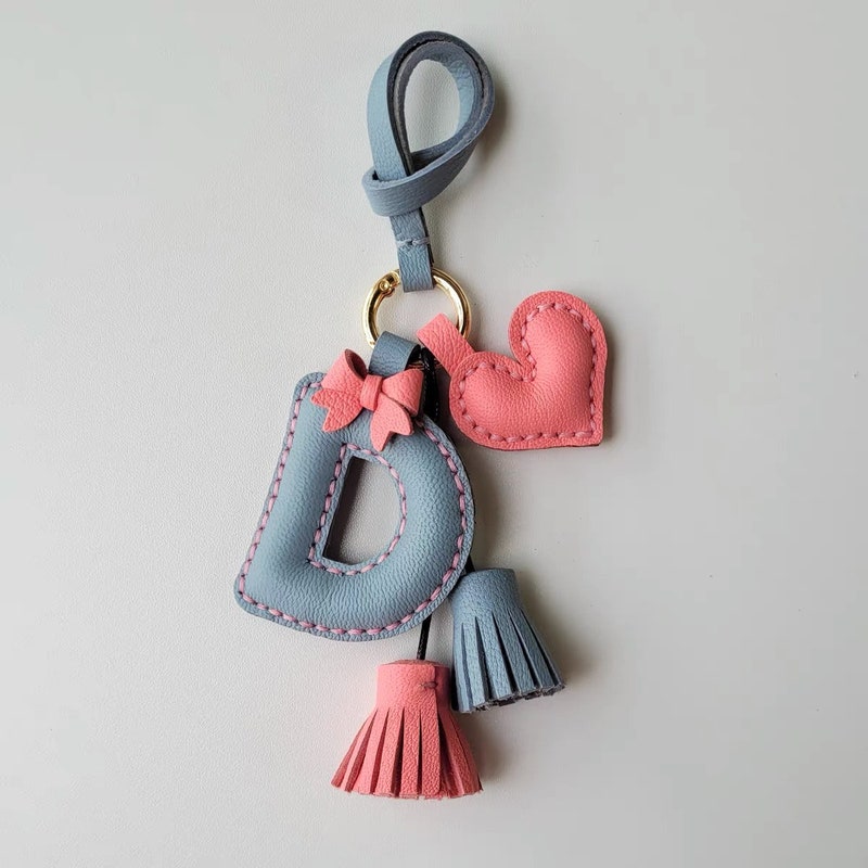 ✨BUY 2 FREE SHIPPING✨ Cute Leather Initial Leather Bag Charm, Heart Keychain for Women, Letter Keyring, name Gift for Women, Genuine Leather Gifts,