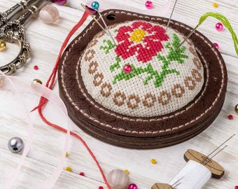 Pin Cushion Kit - Needlecraft Storage Box - Needle Storage Pin