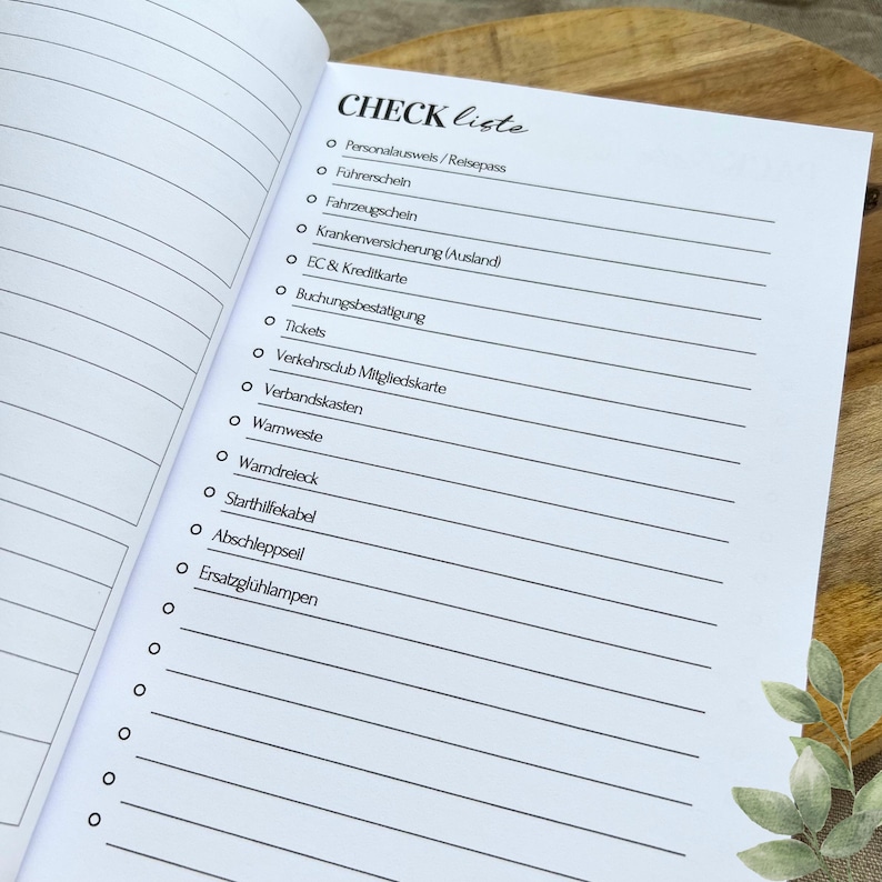 May include: A checklist titled "CHECK liste" with a list of items to pack for a trip, including personal documents, vehicle registration, insurance, and emergency supplies.