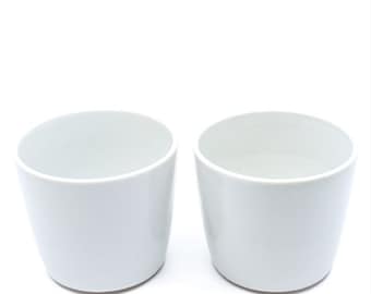 Set of Two White Ceramic Small Cups For Tea Saliu / Sake