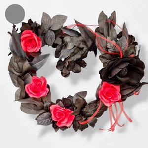Gothic Victorian wreath dark romance home decor goth Vampire Valentine wedding gift Goth black rose wedding gift heart shaped black wreath