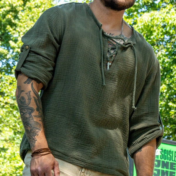 Men's muslin shirt for summer in green military color