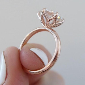 Antique Tulip Setting Engagement Ring 14k Yellow Gold Flower Petal Prong Set Engagement Ring 10.00mm Round Cut Solitaire Moissanite Ring