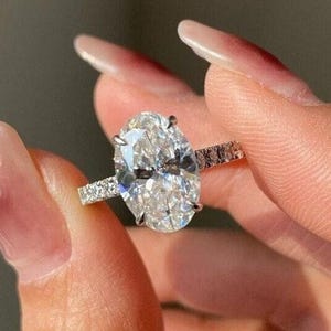 4.0CT Classic Vintage Style Oval Moissanite Ring Oval Cut Solitaire Diamond Ring Gorgeous Hidden Halo Anniversary Ring White Gold Ring