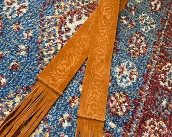 Woodstock - Vintage 1970’s tooled suede leather fringe hippie belt S/M 28”