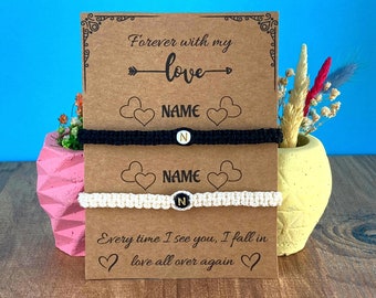 Aangepaste paar initialen armband met naamkaart | Gepersonaliseerde Partners Love Gift voor Koppels Vriend Vriendin gf bf zijn en haar Matching
