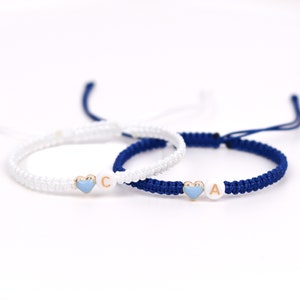 Lot de 2 bracelets à initiales personnalisées avec coeur coloré Bracelets assortis personnalisés pour les relations/amitiés Cadeau pour lui/elle image 7