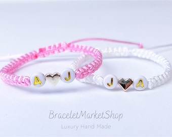 Set di 2 braccialetti coordinati personalizzati con cuore d'oro / Braccialetti iniziali personalizzati Partners Regalo per braccialetti di coppia / BF / GF / His Her