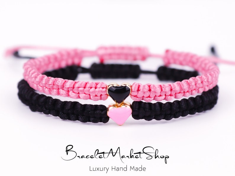 Set van 2 gepersonaliseerde bijpassende armbanden met hartkralen voor koppels Aangepaste relaties armband Cadeau voor partners / vriendschappen / BF GF afbeelding 6