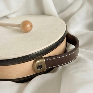 Tamburo per bambini Tamburo a mano Strumento per tamburo per bambini Tamburo per bambini piccoli Strumenti giocattolo Montessori Giocattoli musicali, strumenti musicali in legno per bambini