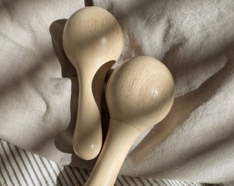 2 uds Petit Baby Maracas de madera instrumentos para bebés para niños sonajero Montessori hecho a mano instrumento de juguete sensorial para bebés