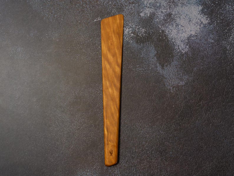 13 inch spatula in Cherry