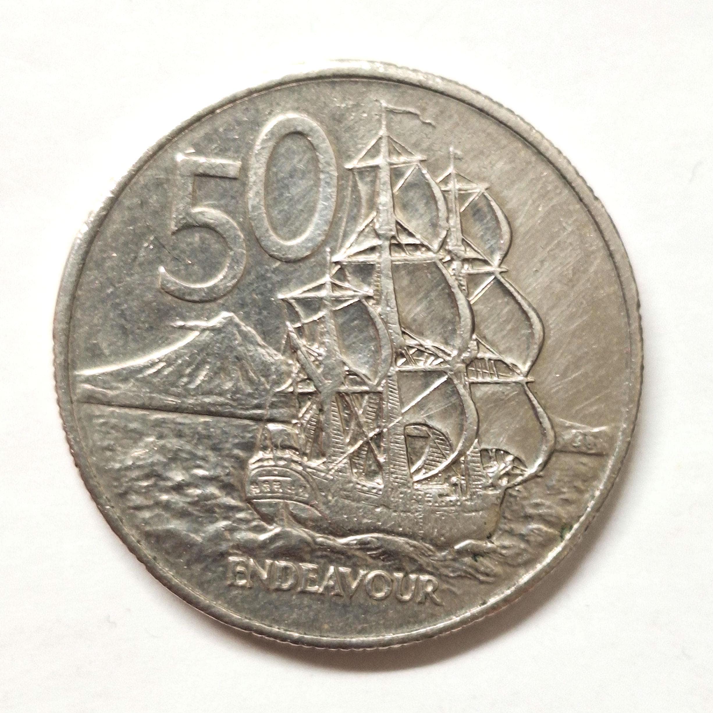 1979年ニュージーランド50セント硬貨：伝説の船エンデバー号を描いた