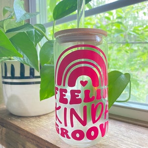 Color changing beer can glass “feelin kinda groovy” drinking travel glass