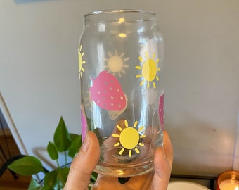 Bierd dose Glas, Erdbeeren und Sonnen