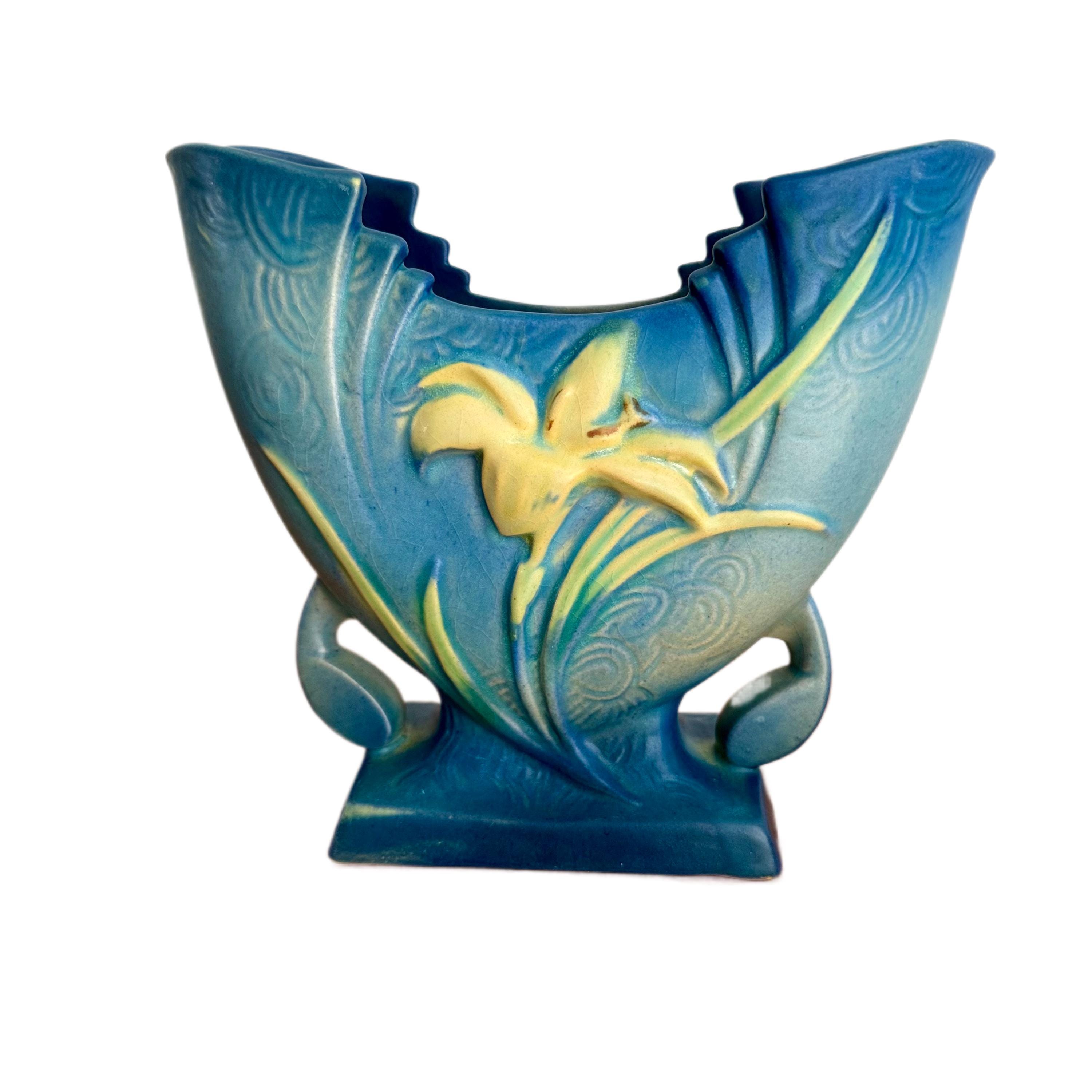 リリーさんデザイン参照 Vintage Roseville Zephyr Lily Vase 205-6”, Blue 1946 Art Pottery