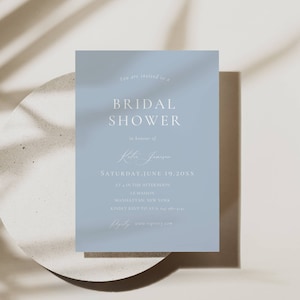 Plantilla de invitación de despedida de soltera azul polvoriento, elegante invitación de brunch nupcial descarga digital, invitaciones de ducha de boda azul francés AT09