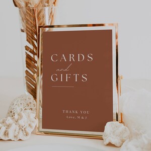 Plaque pour cartes et cadeaux en terre cuite | Signe de cadeaux de mariage bohème TÉLÉCHARGEMENT IMMÉDIAT Modèle de plaque de table cadeau moderne | Orange brûlé, décor rouille AT03