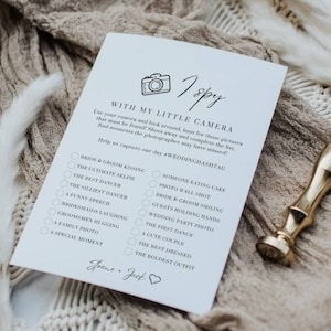 J'espionne le jeu de mariage, carte de jeu de mariage amusante, chasse de réception de mariage minimaliste, signe de chasse aux photos hashtag, table de jeux de mariage à imprimer AT05