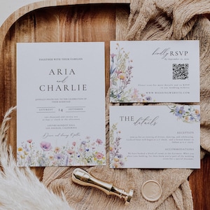 Modèle de jeu d'Invitation de fleurs sauvages, suite numérique de mariage floral d'été, code QR d'invitation de mariage dans le jardin, lot de cartes de mariage de printemps AT13