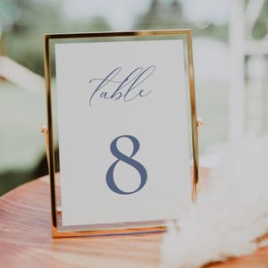 Französische Tischnummern, Dusty Blue Hochzeit Tischschild, Tischnummer Vorlage, Hellblaues Dekorschild Digital AT09