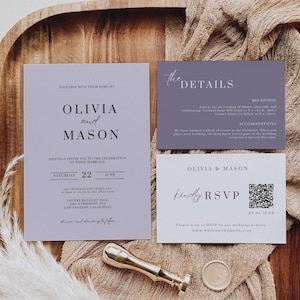 Conjunto de invitaciones de boda en tonos lavanda y lila con tarjeta de detalles, código QR para boda en morado y plantillas editables AT07.