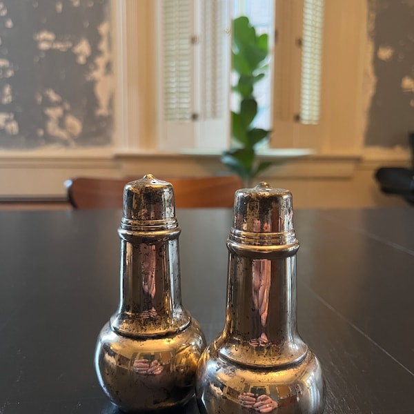 Silver plate salt pepper shakers