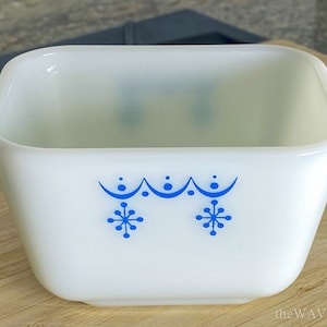 Pyrex Blue Snowflake Garland Fridge Dish (No Lid), 1.5Cup - Vintage Glassware