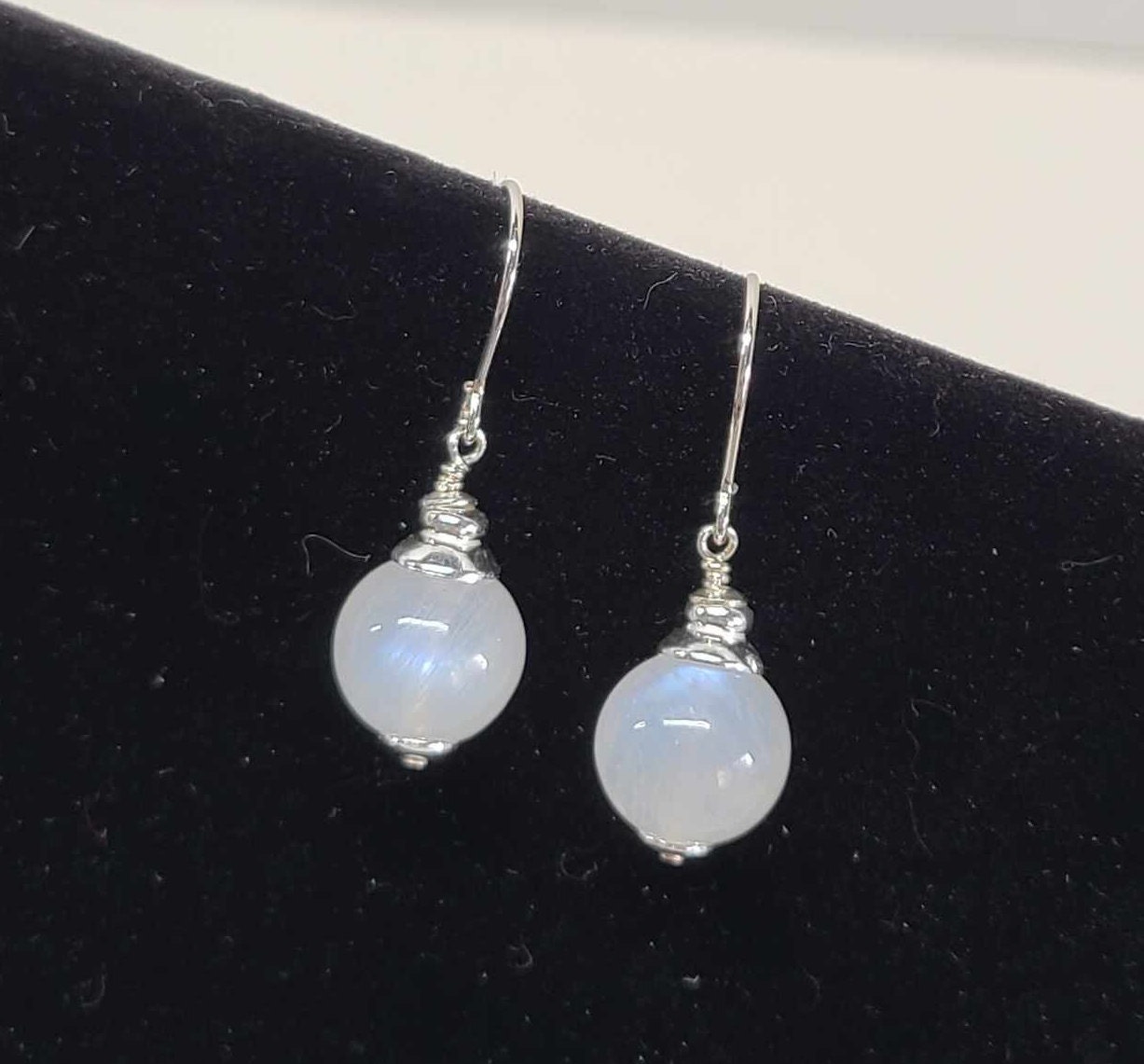Sterling Silver Blue Flash Rainbow Moonstone Minimalist Pendant - Thumbnail 3