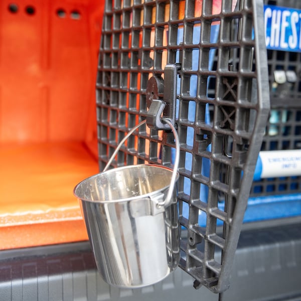 3D Printed Dog Water Bucket Hanger for Ruffland Kennel Doors