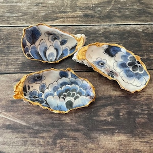 Set van 3 oesterschelpen Delfts Blauwe decoratie, met gouden rand. afbeelding 7