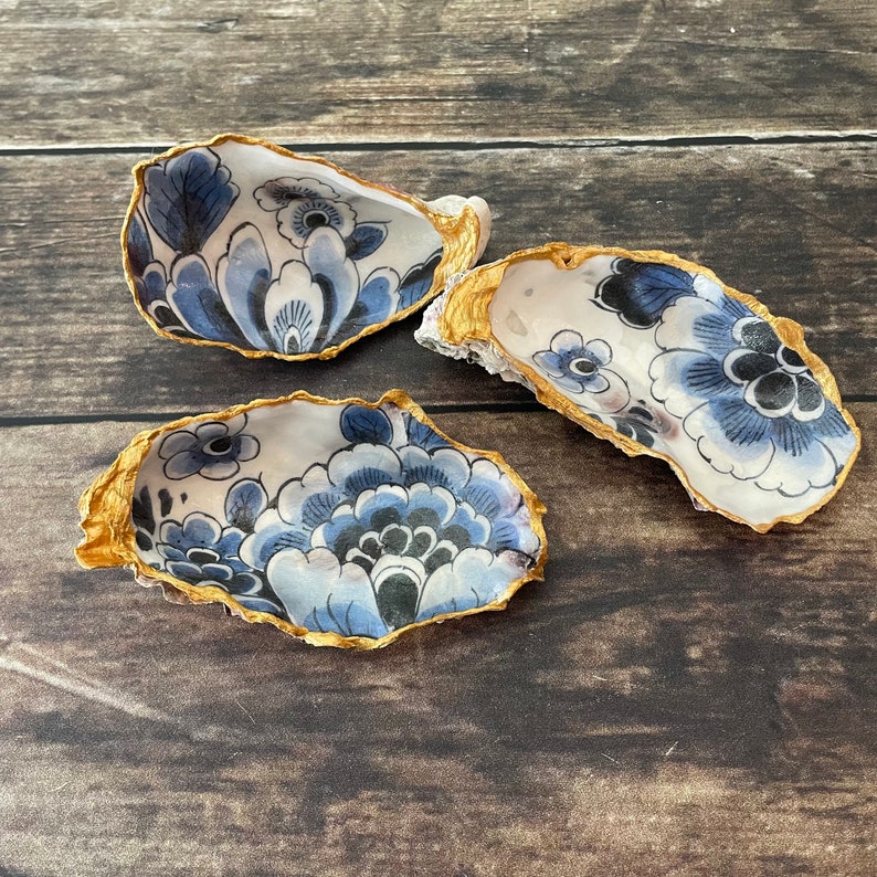 Set van 3 oesterschelpen Delfts Blauwe decoratie, met gouden rand. afbeelding 7