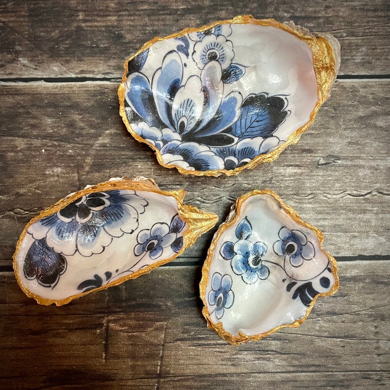Set van 3 oesterschelpen Delfts Blauwe decoratie, met gouden rand. afbeelding 8