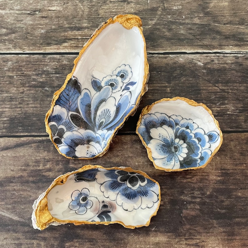 Set van 3 oesterschelpen Delfts Blauwe decoratie, met gouden rand. afbeelding 9