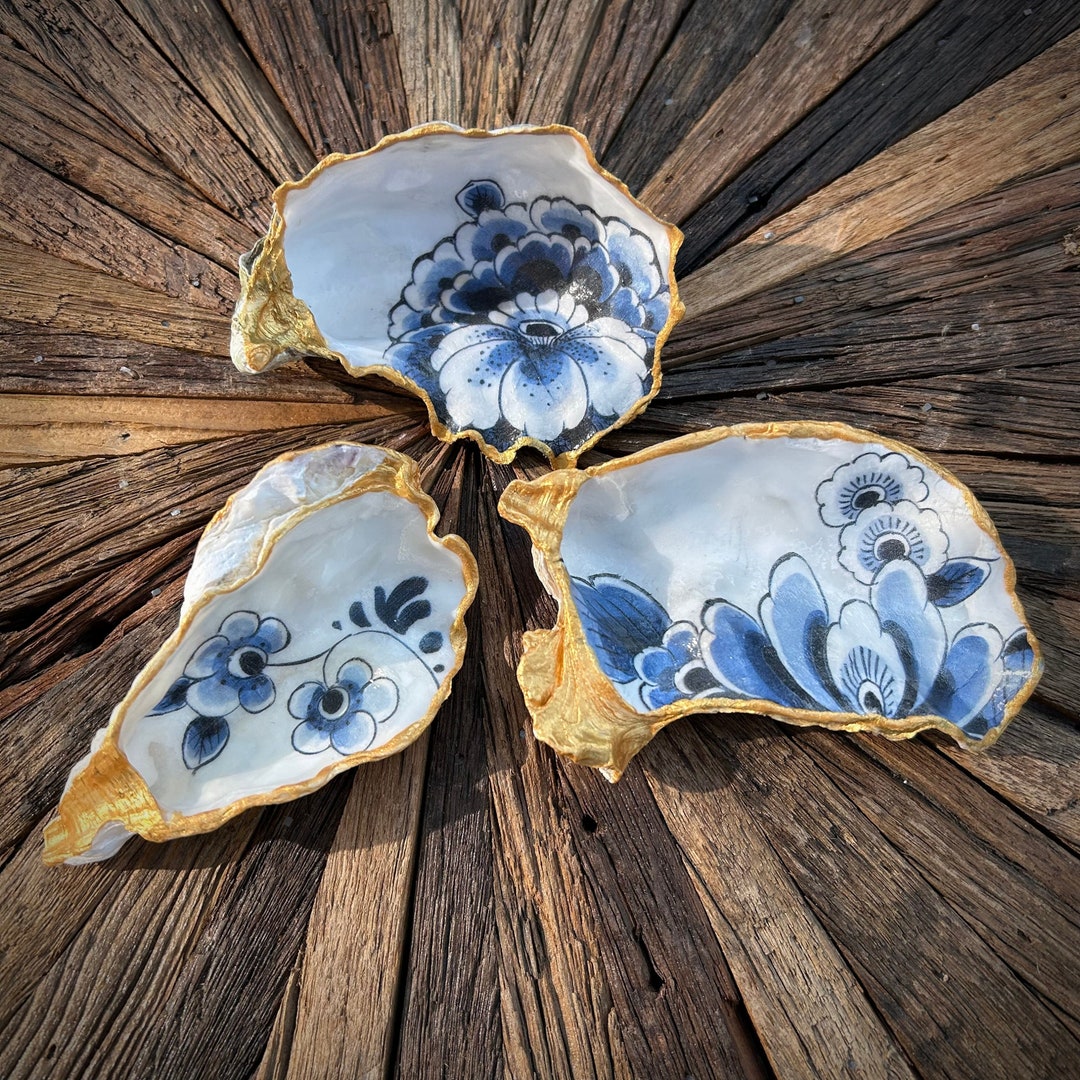 Set of 3 Oyster Shells, Delft Blue Decoration, With Golden Rim. - Etsy