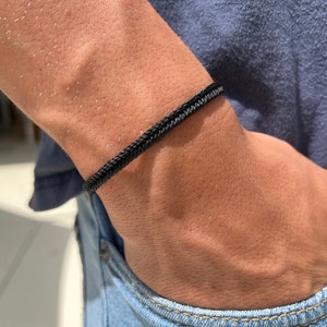 Мужской браслет макраме ручной работы | Идея подарка ко Дню отца | Водонепроницаемый браслет для серфинга | Цвет браслета - Черный