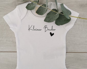 Babybody "Kleiner Bruder" mit Herzchen