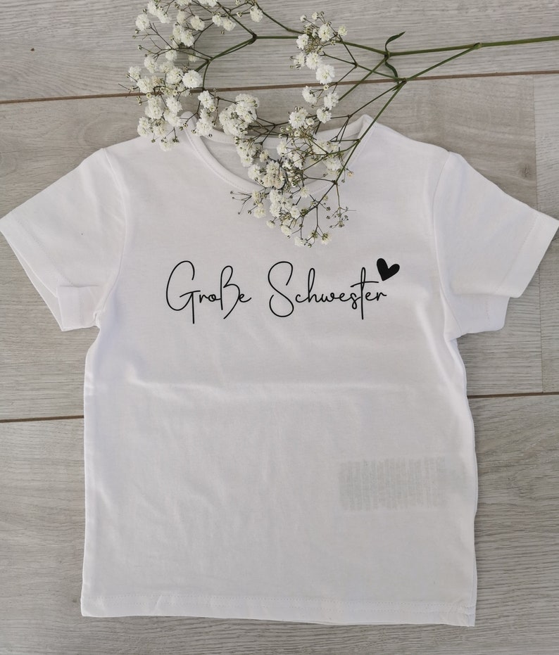 Große Schwester / Weiß/ Geschenkidee/ Schwangerschaftsankündigung/Shirt Bild 3