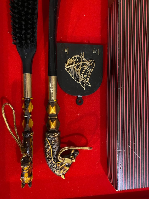 Vintage brush n shoehorn set