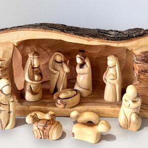 WOOD NATIVITY SET main image 1