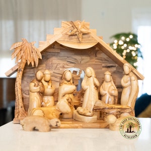Hand Carved Olive Wood Nativity Set | Holy Land Christmas Crèche | Musical Stable Silent Night | Handmade Christian Gift | Bethlehem Decor