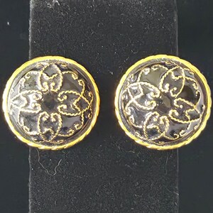 Vintage Foree Gold Tone Black Enamel Scroll Domed Round Clip Earrings 1.25"D