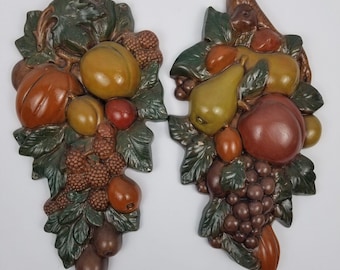2 plaques murales en céramique fruitées VTG de 33 po. de long poires baies pommes raisins pêches