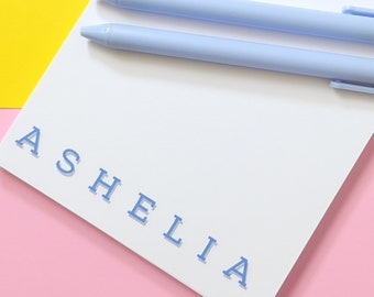 MINIMALISTISCH MEMOPAD / Blocnote - gepersonaliseerde naam // 50 pagina's // 7 x 5 inch // 90 gsm papier / cadeau / souvenir / weggeefacties / gunst / gunst