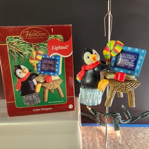 Vintage Carlton Kaarten Cyber Penguin Verlicht Kerst Ornament