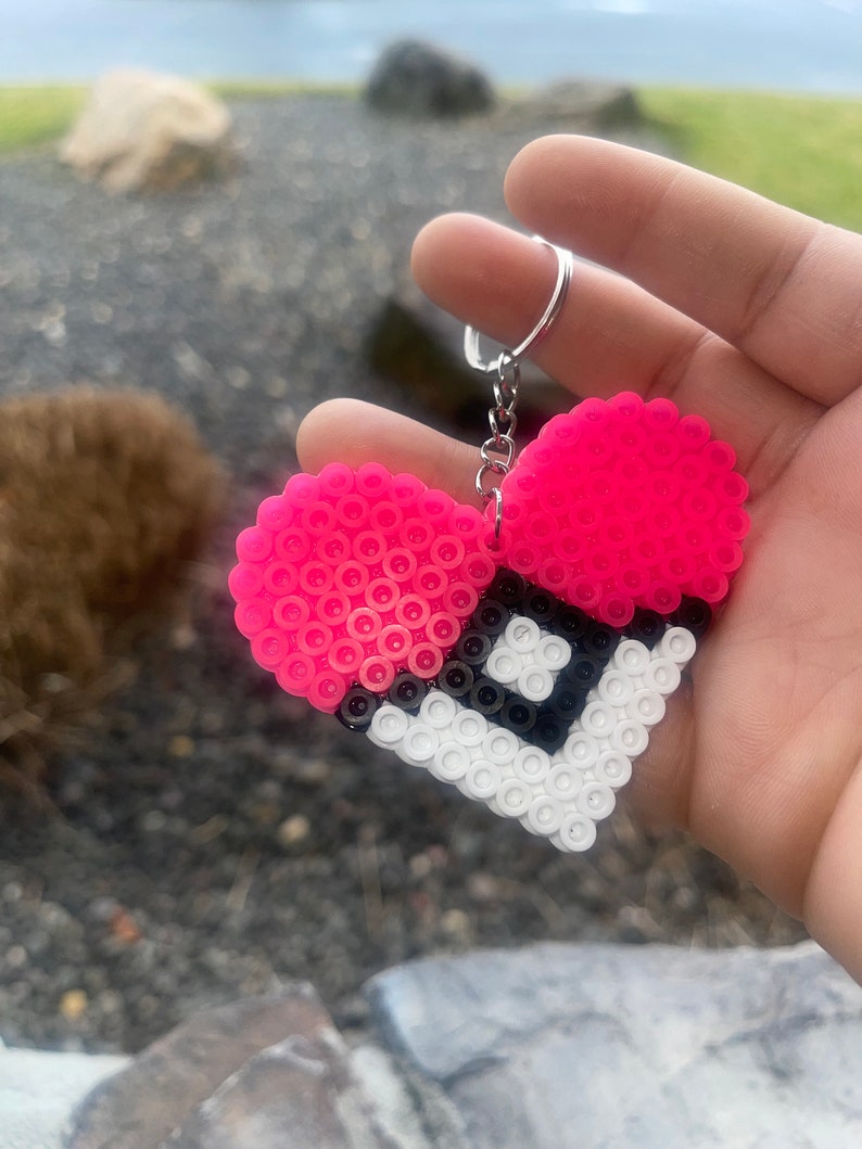 heart-shaped-pokeball-retro-pokemon-perler-bead-keychain-gift-valentines-day-birthday-bag-charm