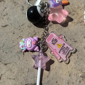 CUTE Sanrio Y2K Taschenanhänger | Hello Kitty Kuromi Zimtrolle Poochacco | Multicharm SCHLÜSSELANHÄNGER | Kawaii Schlüsselanhänger | Geldbörse Schlüsselanhänger